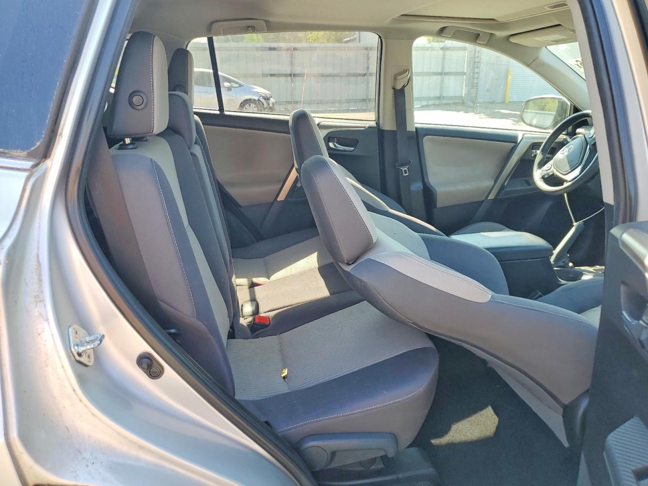 2015 Toyota Rav4 Xle - zdjęcie 11