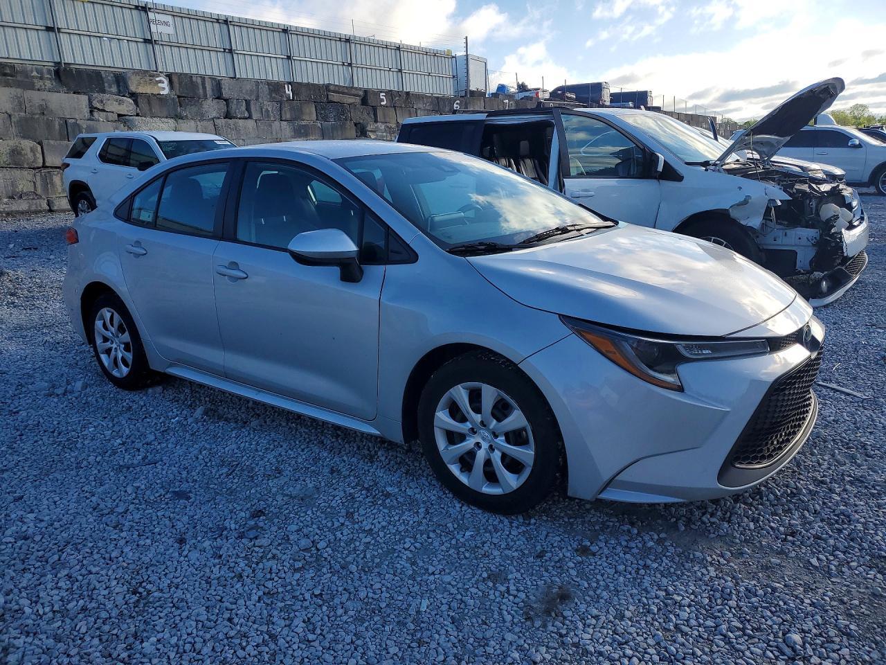 2021 Toyota Corolla Le - zdjęcie 4