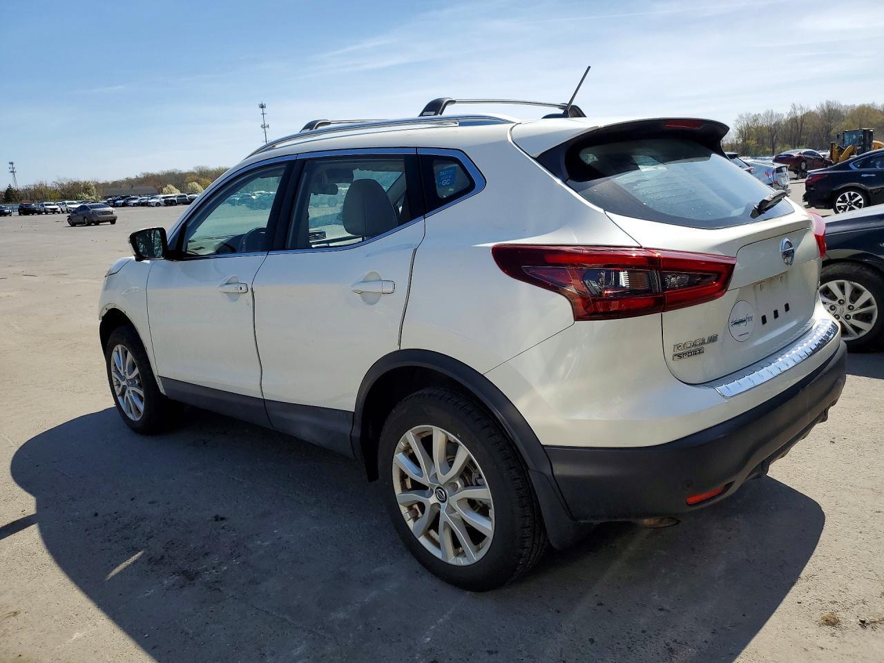 2020 Nissan Rogue Sport Sv - zdjęcie 2