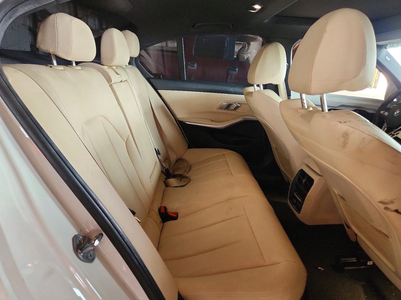 2019 BMW 330I - zdjęcie 10