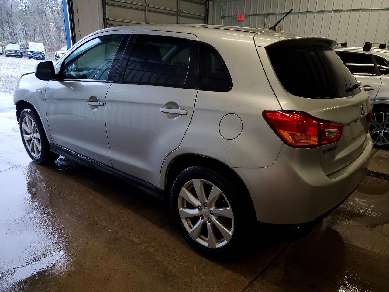 2014 Mitsubishi Outlander Sport Es - zdjęcie 2