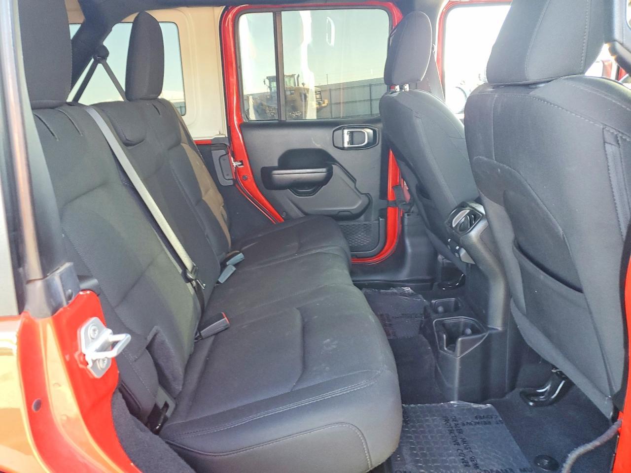 2020 Jeep Wrangler Unlimited Sport - zdjęcie 11