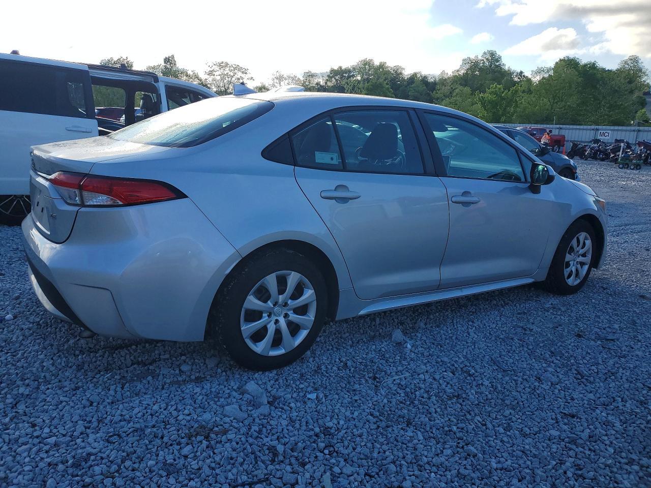 2021 Toyota Corolla Le - zdjęcie 3