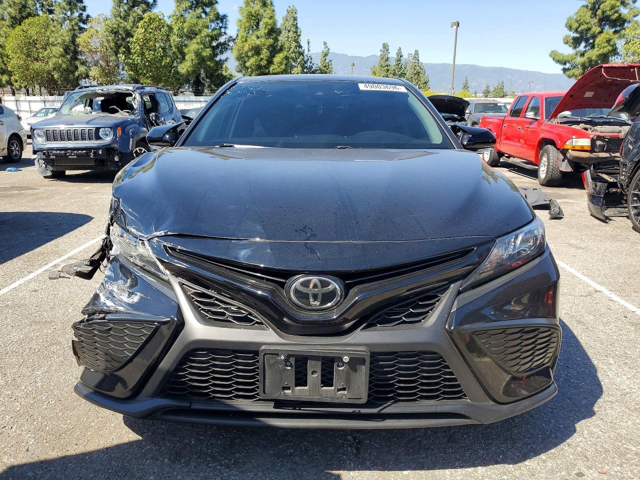2021 Toyota Camry Se - zdjęcie 5