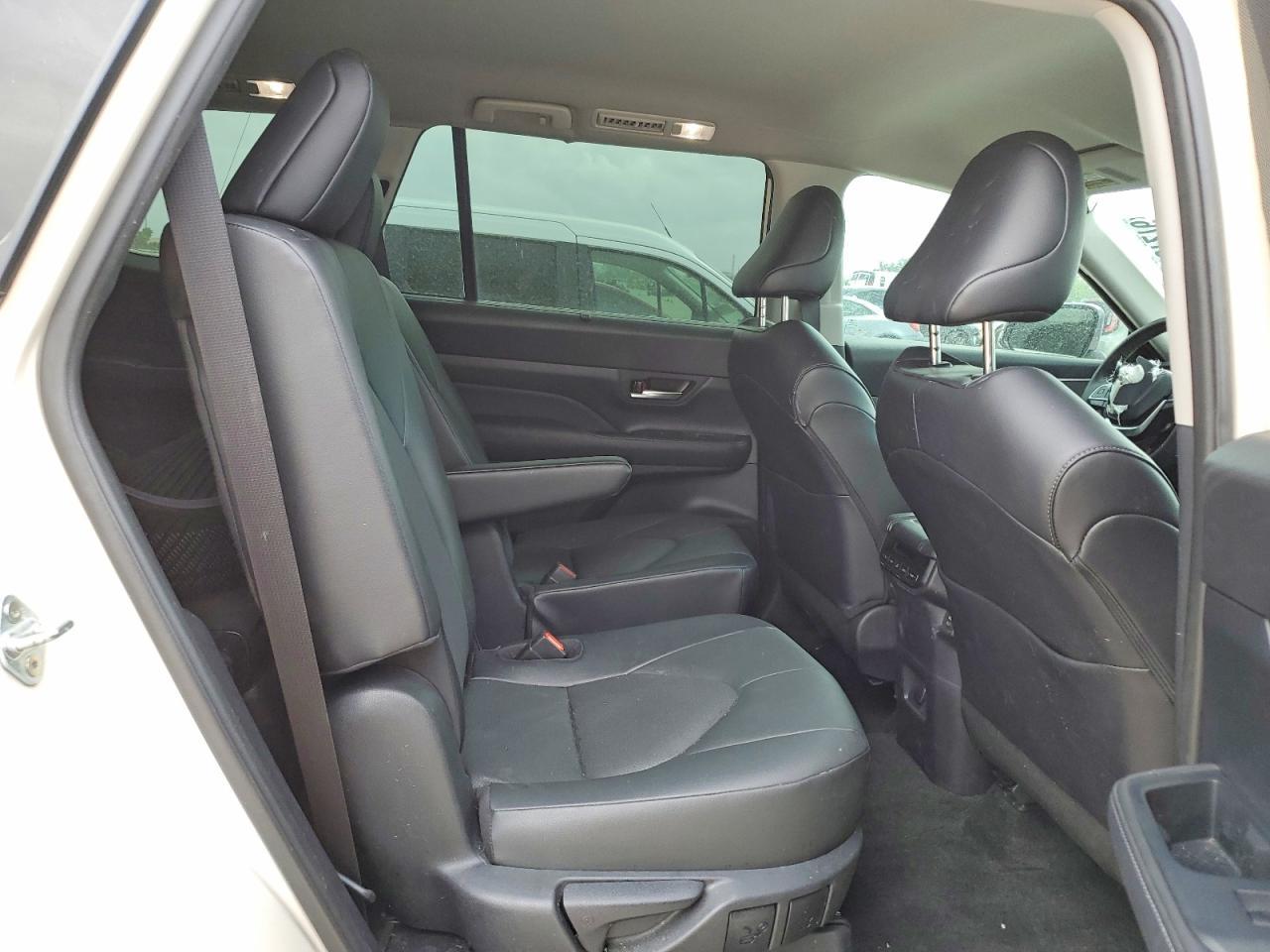 2024 Toyota Grand Highlander Xle - zdjęcie 11