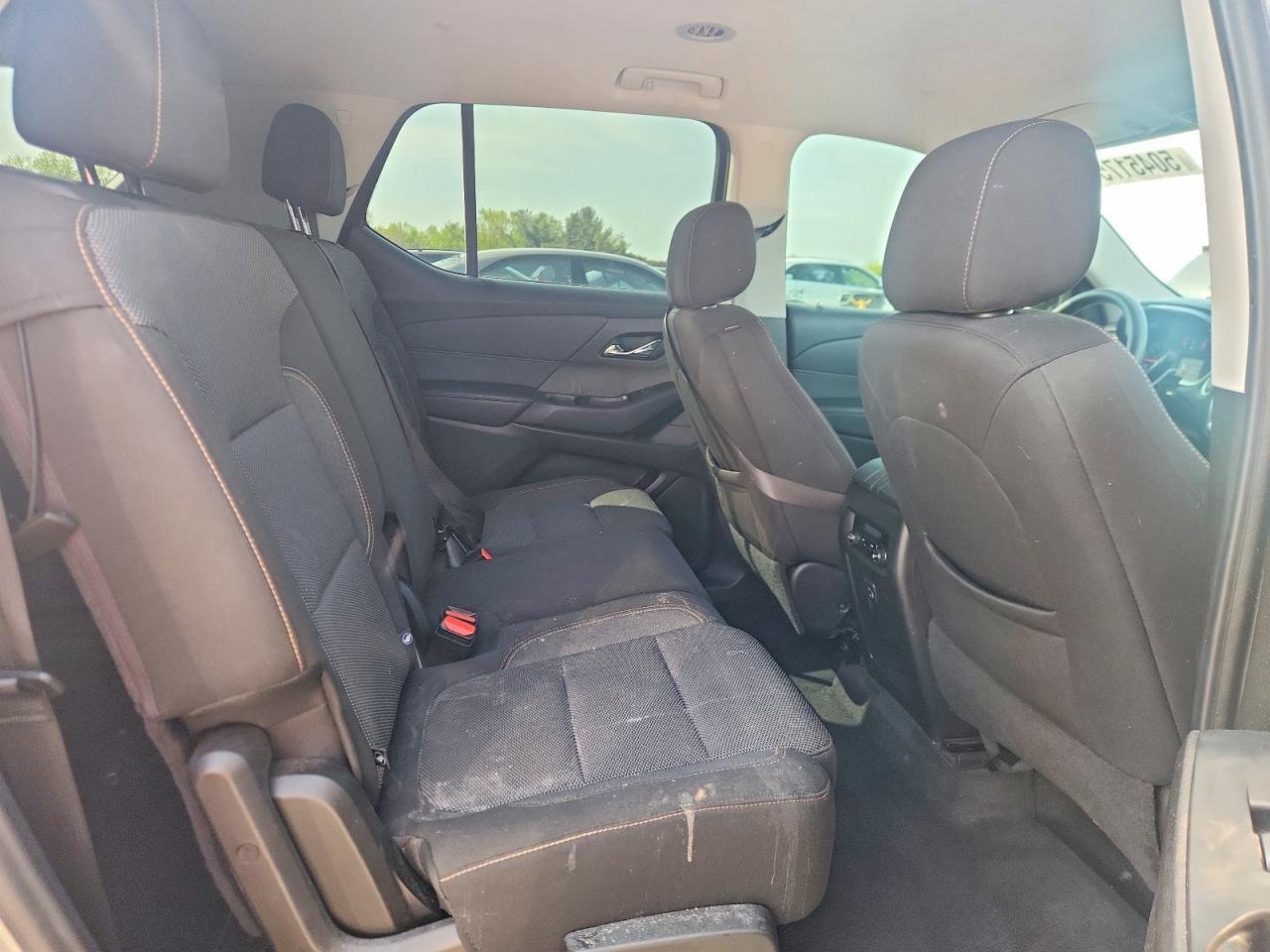 2021 Chevrolet Traverse Ls - zdjęcie 10