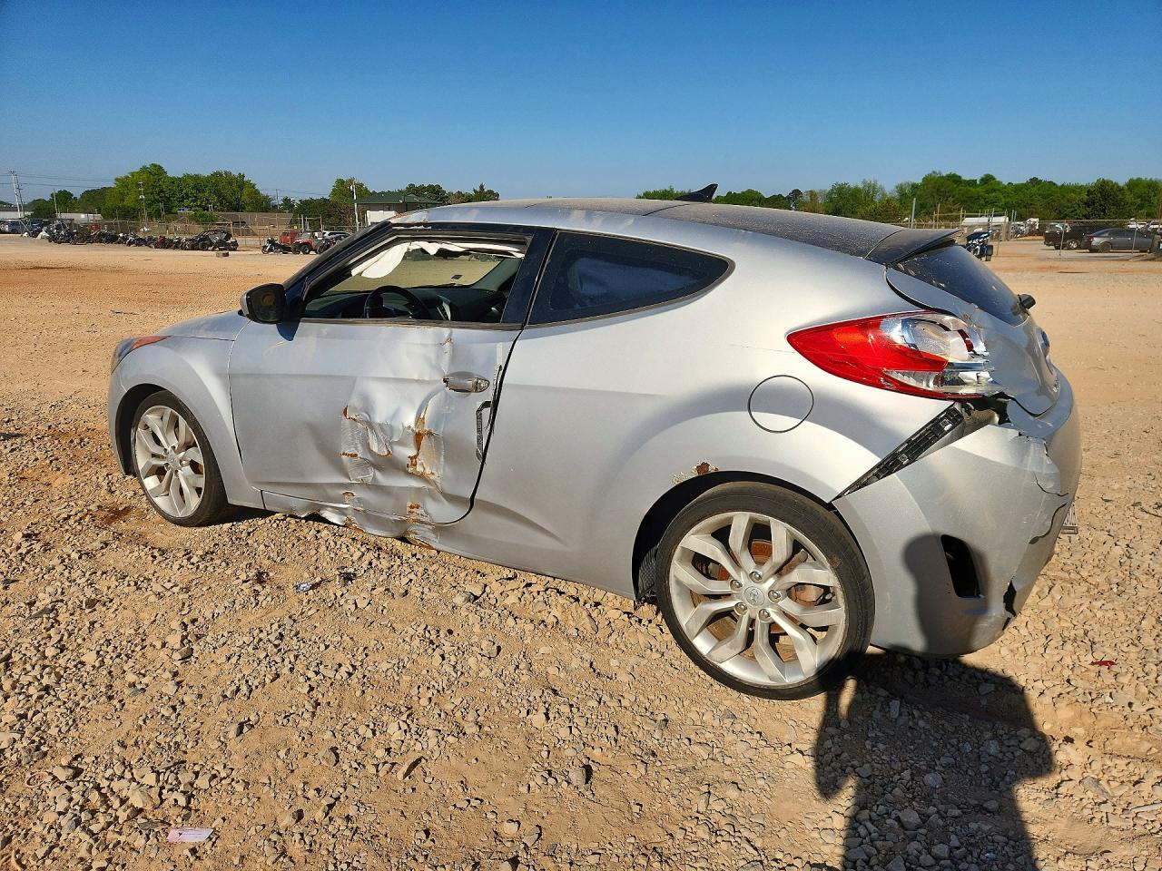 2013 Hyundai Veloster Base - zdjęcie 2