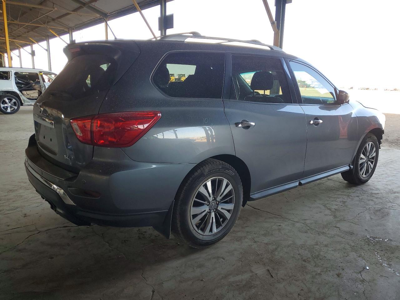 2017 Nissan Pathfinder Sl - zdjęcie 3