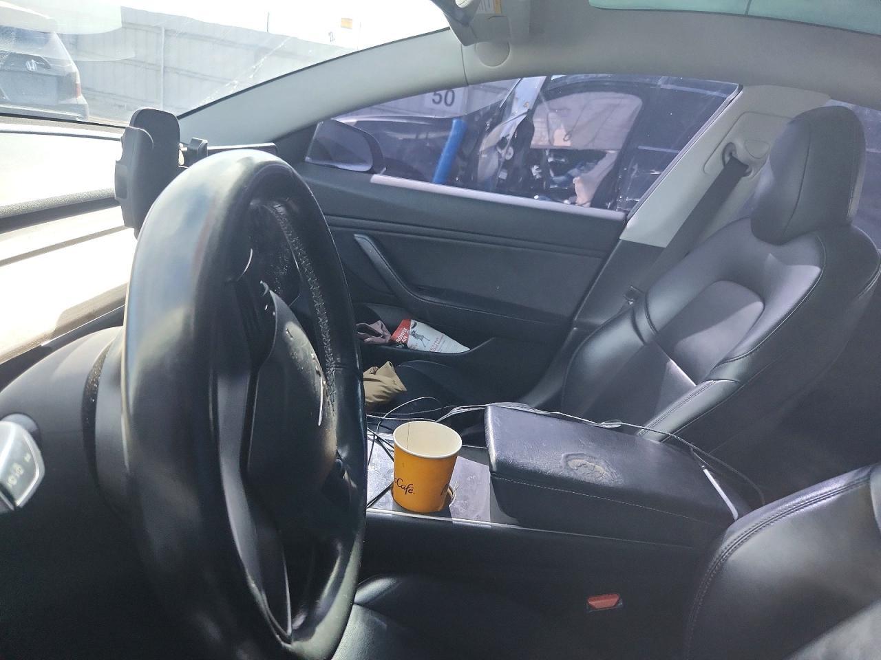 2018 Tesla Model 3 - zdjęcie 8