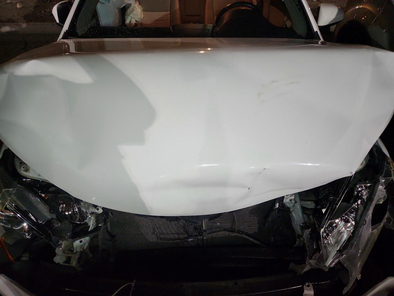 2016 Toyota Camry Le - zdjęcie 12