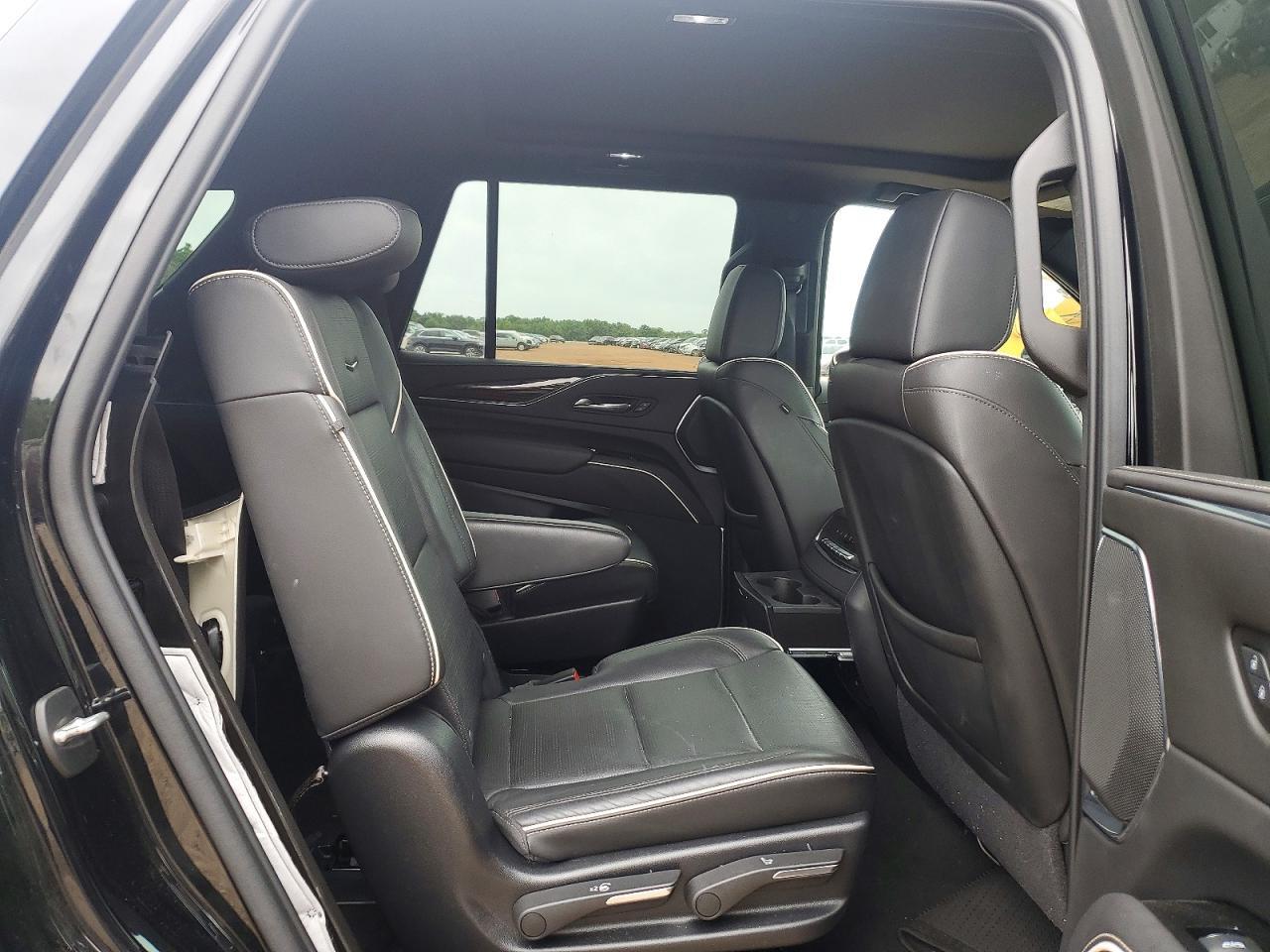 2021 Cadillac Escalade Premium Luxury - zdjęcie 11