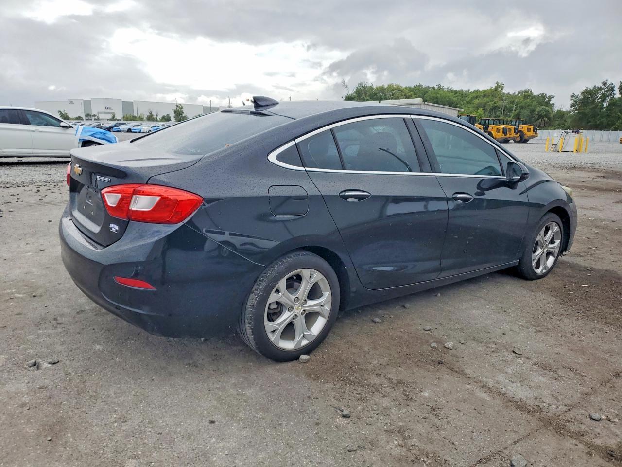 2017 Chevrolet Cruze Premier - zdjęcie 3