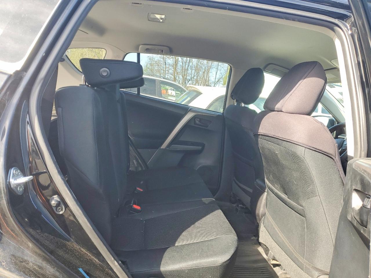 2016 Toyota Rav4 Le - zdjęcie 10