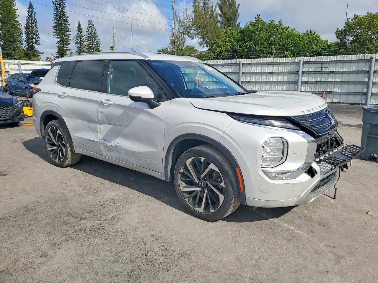 2022 Mitsubishi Outlander Sel - zdjęcie 4