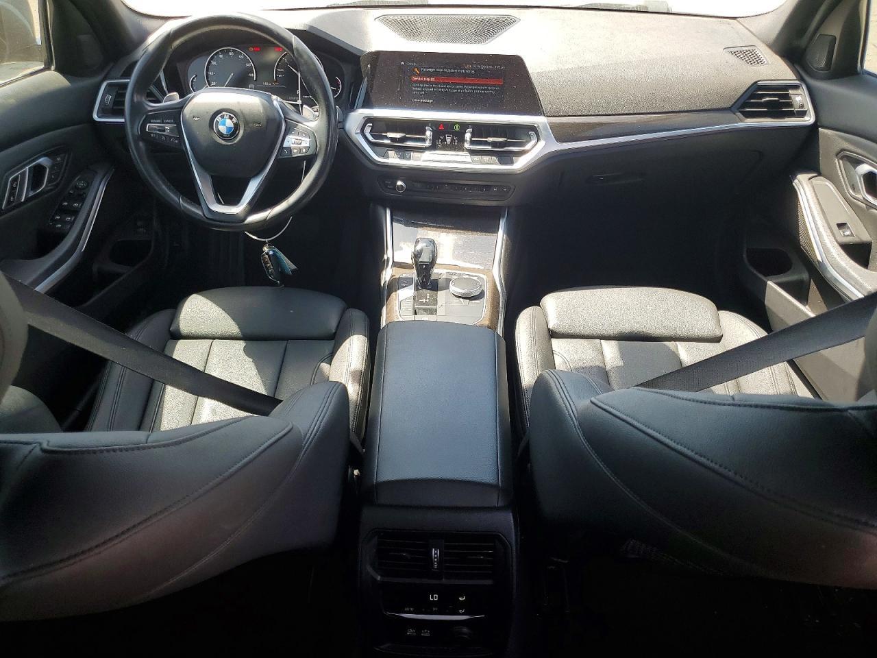 2020 BMW 330I - zdjęcie 8