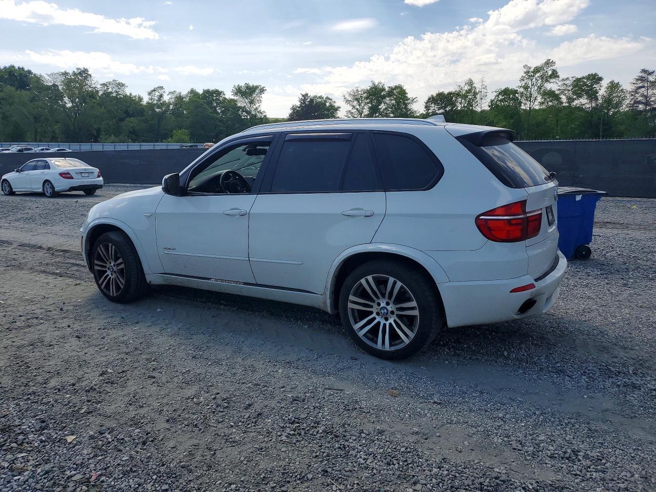 2013 BMW X5 xDrive50I - zdjęcie 2
