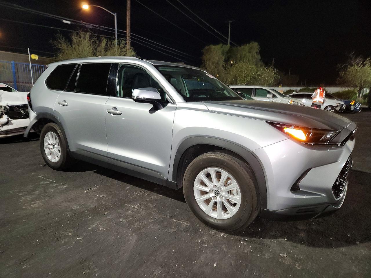 2025 Toyota Grand Highlander Xle - zdjęcie 4