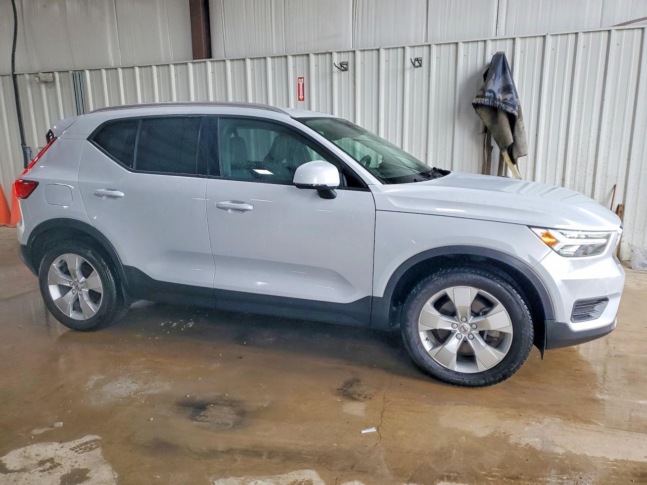 2020 Volvo Xc40 T5 Momentum - zdjęcie 4