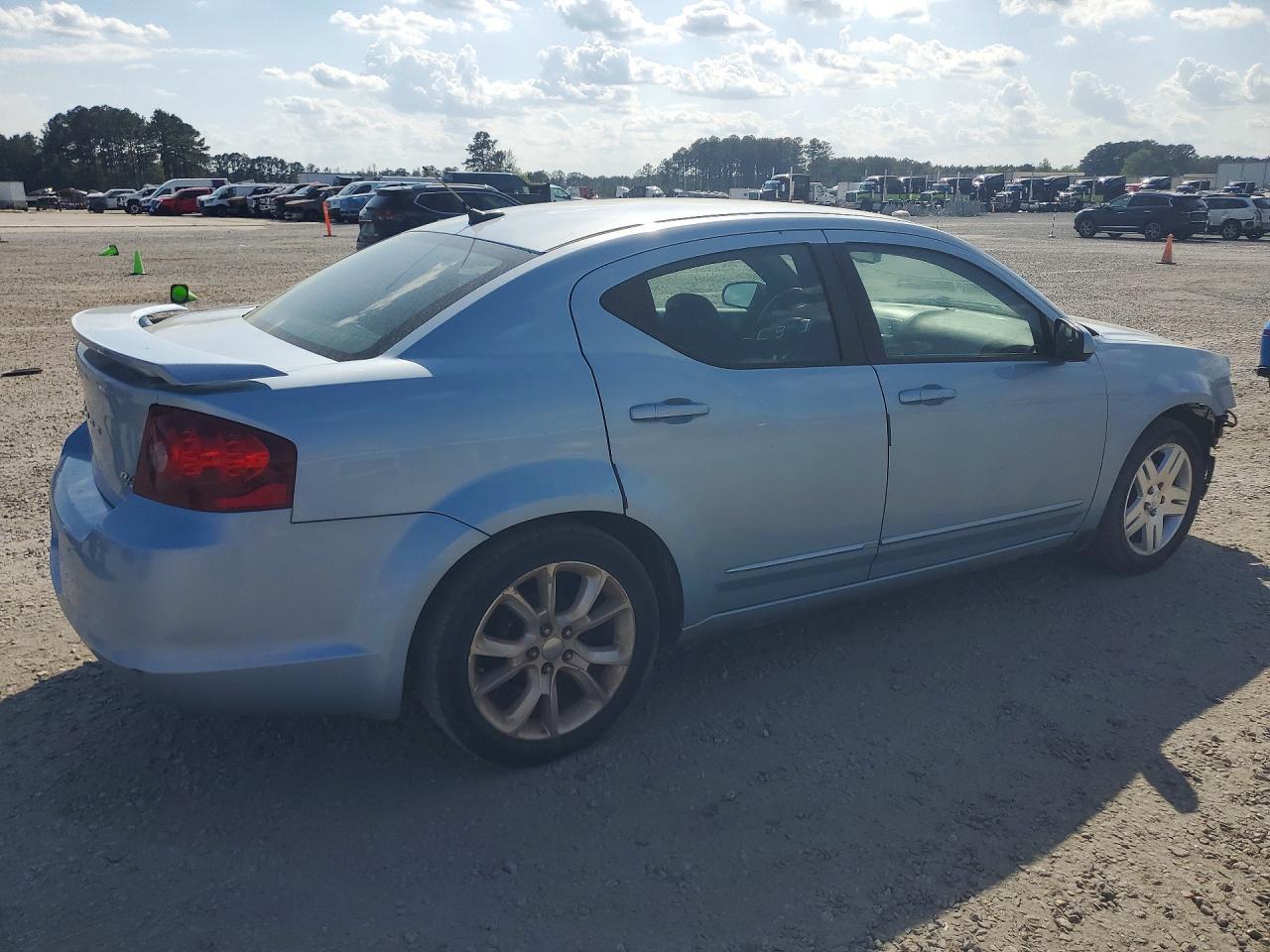 2013 Dodge Avenger R - zdjęcie 3