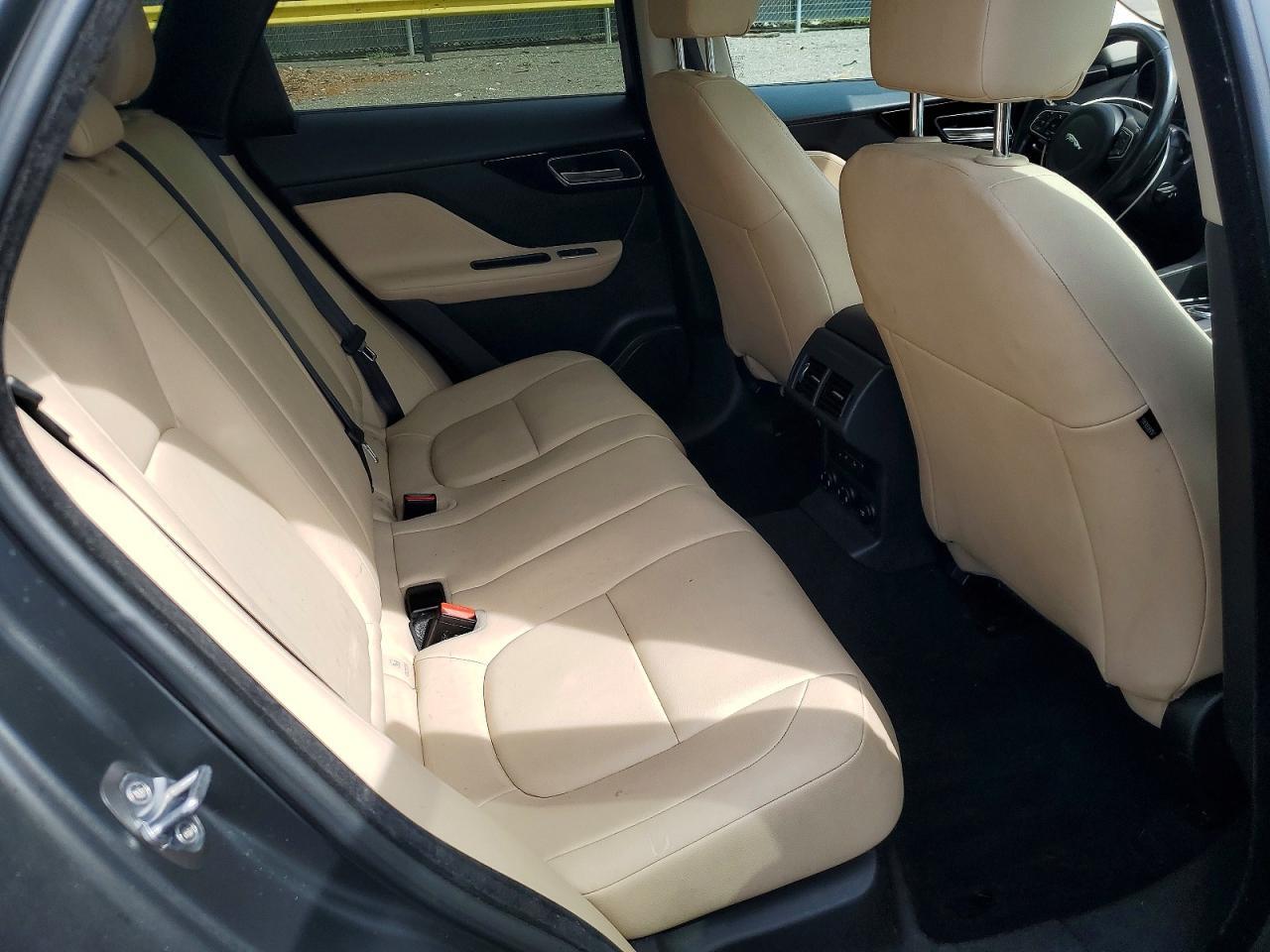 2018 Jaguar F-Pace Premium - zdjęcie 11