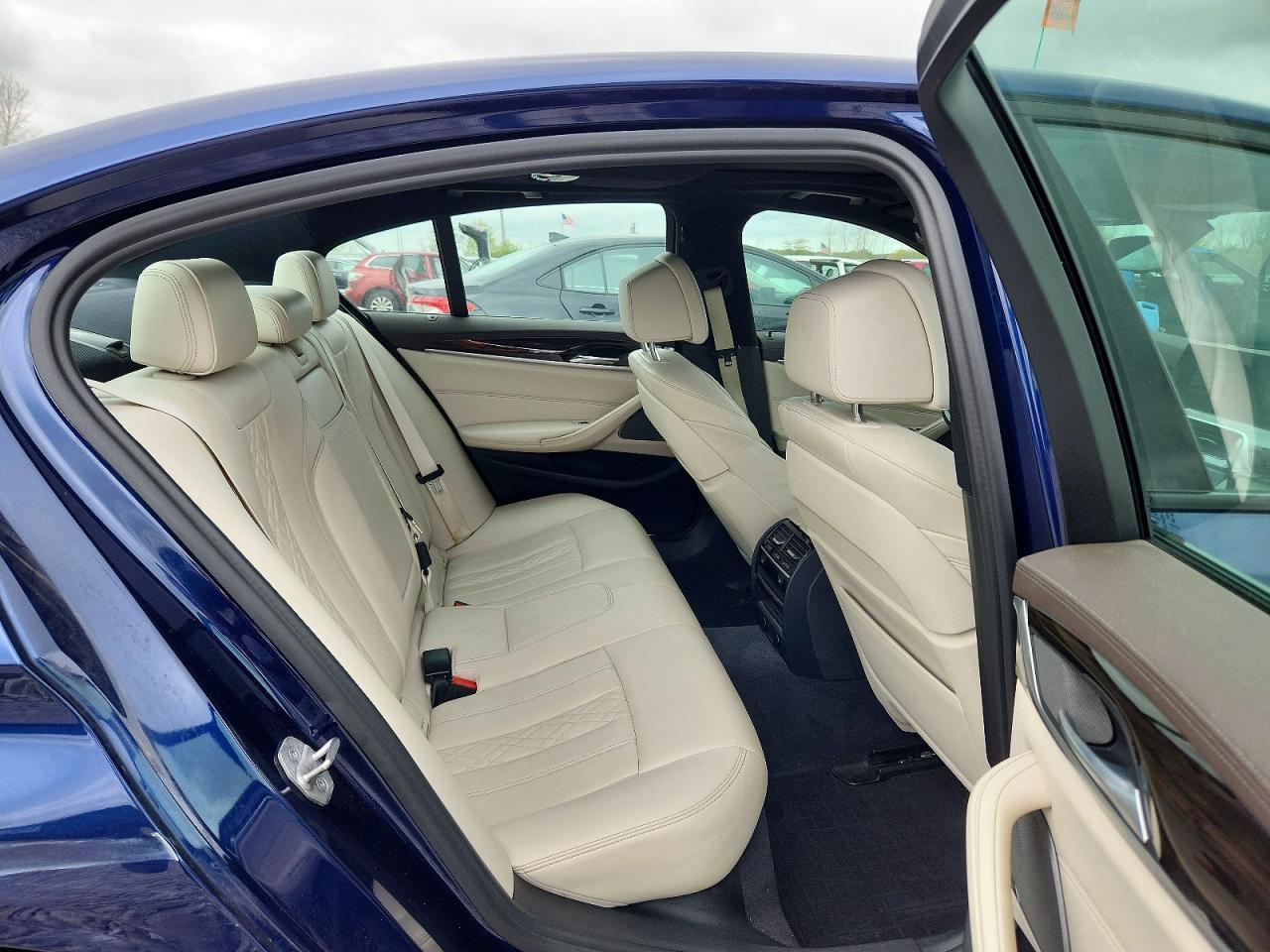 2018 BMW 530 Xi - zdjęcie 10
