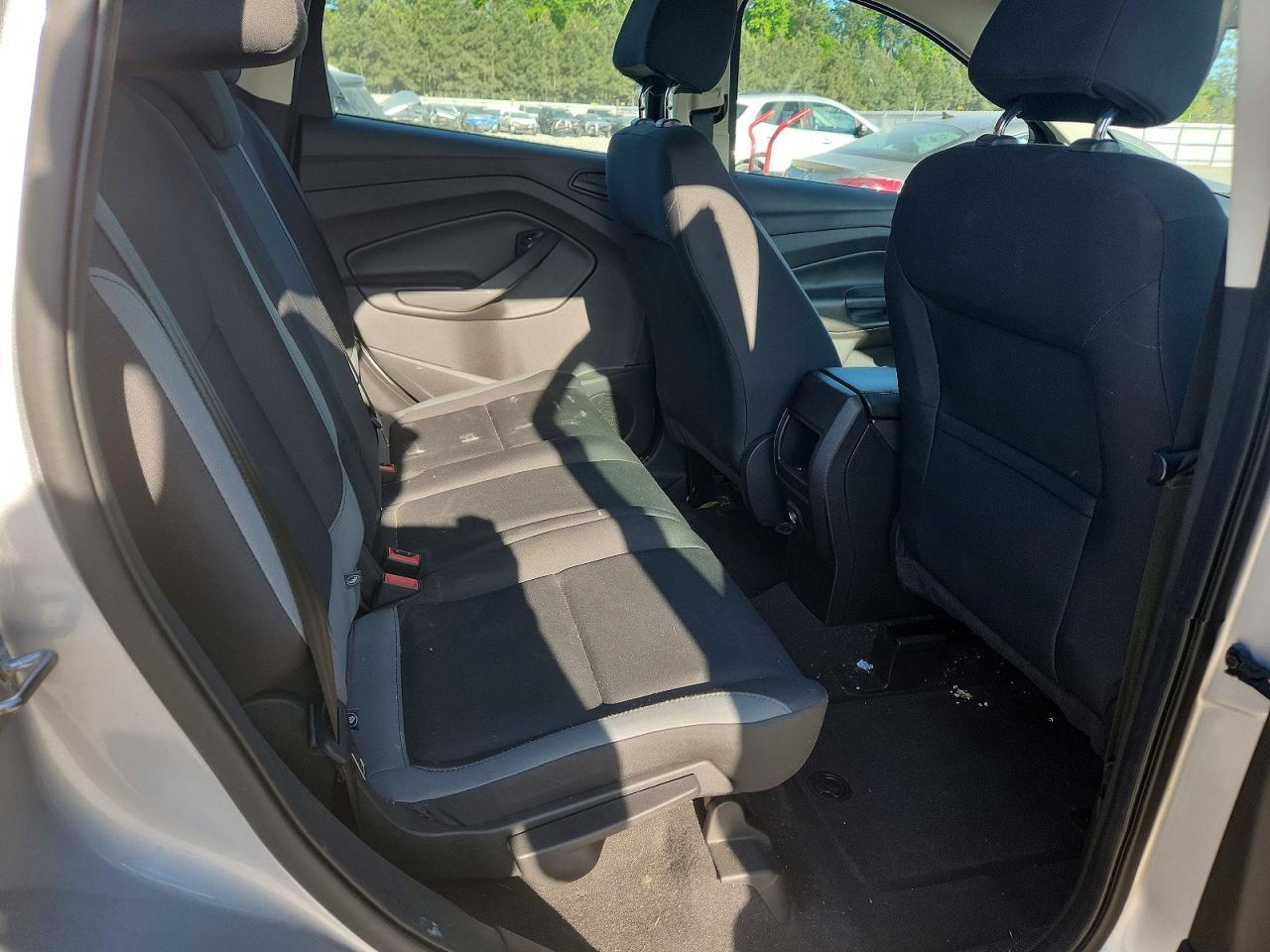 2014 Ford Escape S - zdjęcie 11