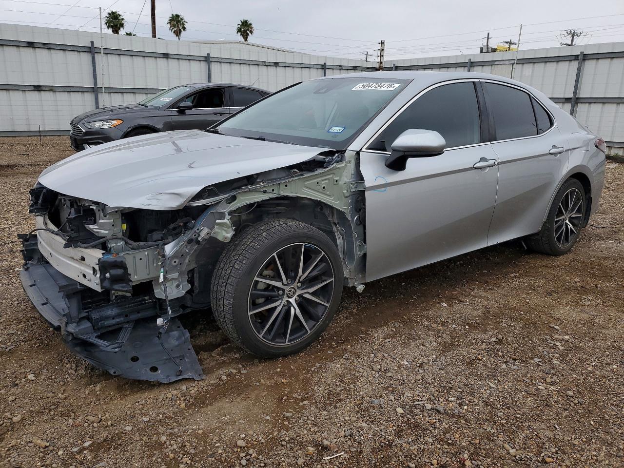 2021 Toyota Camry Se - zdjęcie główne