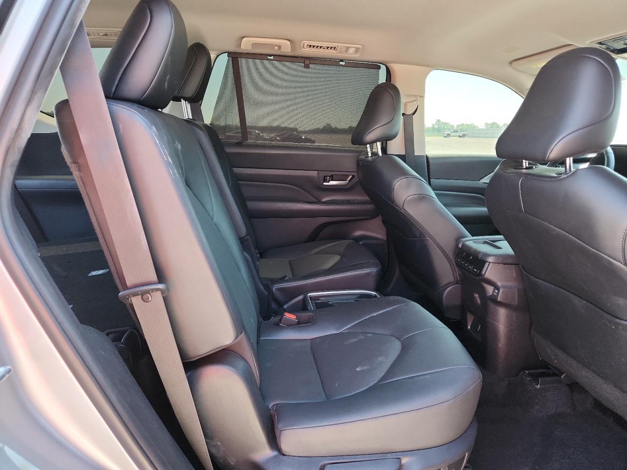 2025 Toyota Grand Highlander Xle - zdjęcie 11