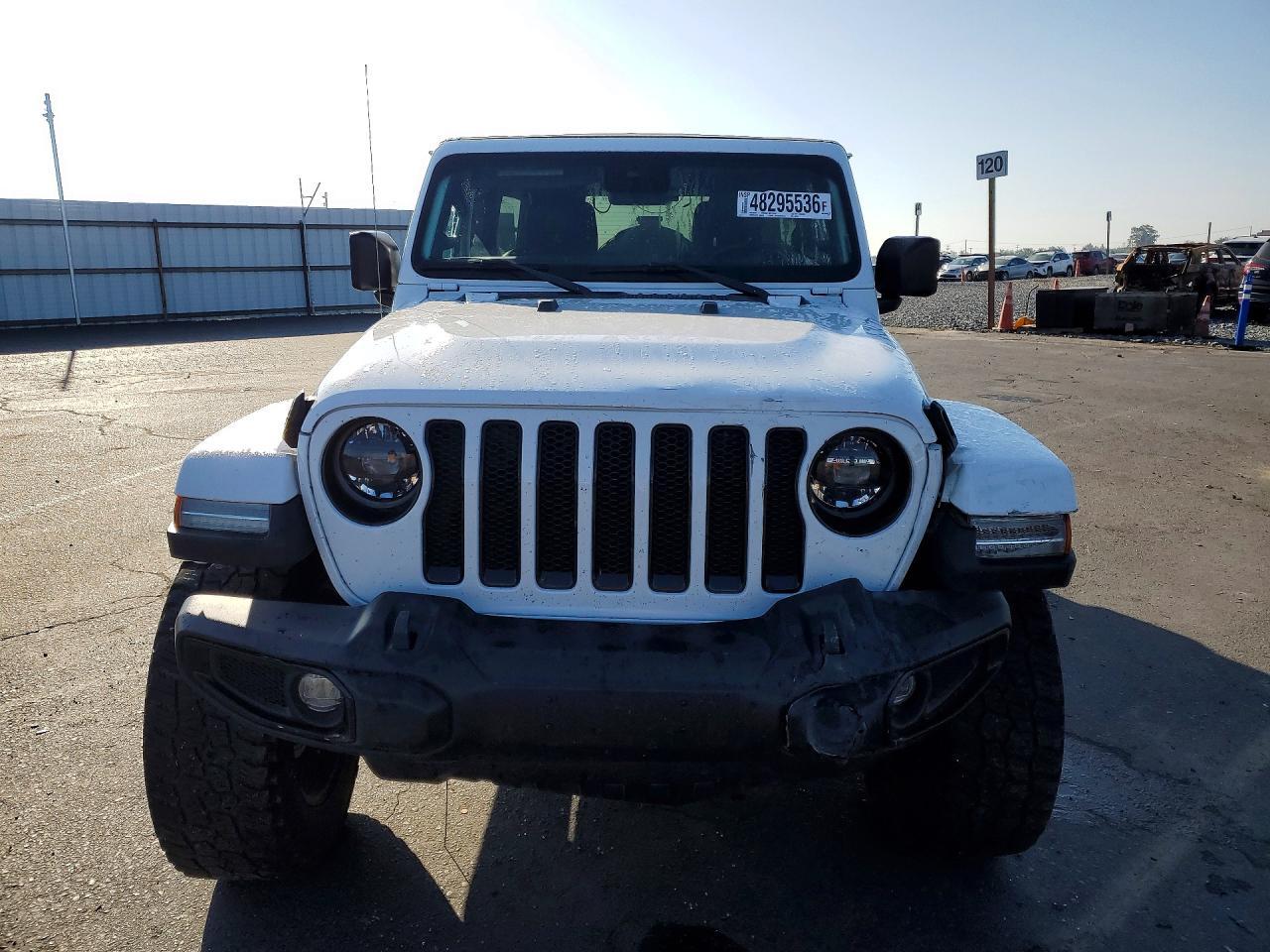 2023 Jeep Wrangler Sahara - zdjęcie 5