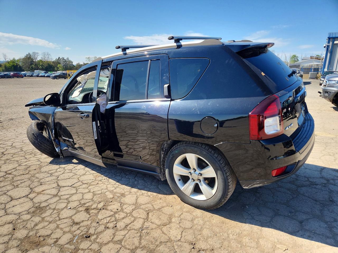 2017 Jeep Compass Latitude - zdjęcie 2