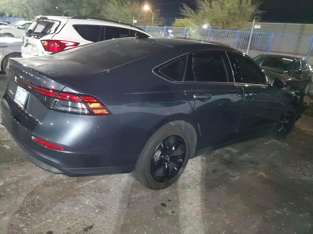 Honda Accord - zdjęcie 3