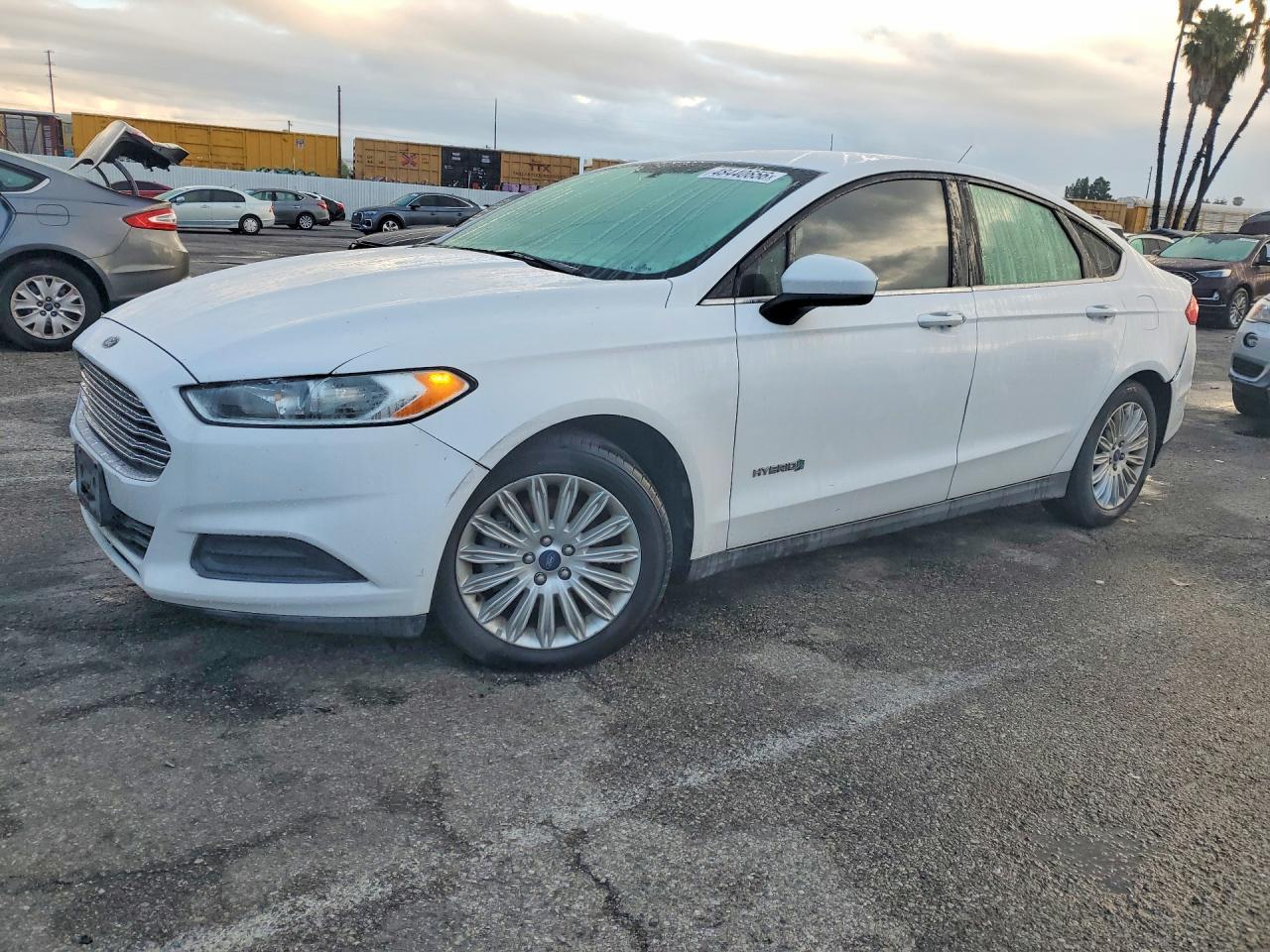 2015 Ford Fusion S Hybrid - zdjęcie główne
