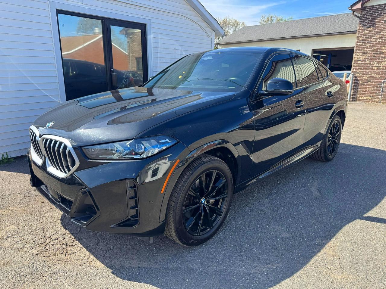 2024 BMW X6 xDrive40I - zdjęcie główne
