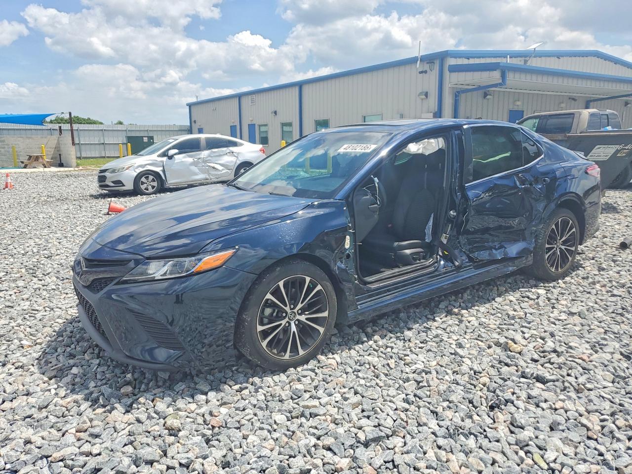 2018 Toyota Camry Se - zdjęcie główne