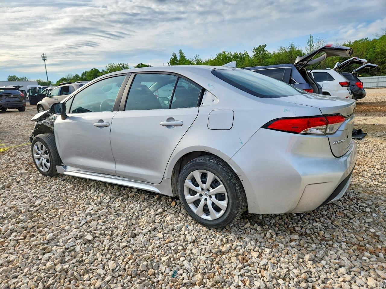 2022 Toyota Corolla Le - zdjęcie 2