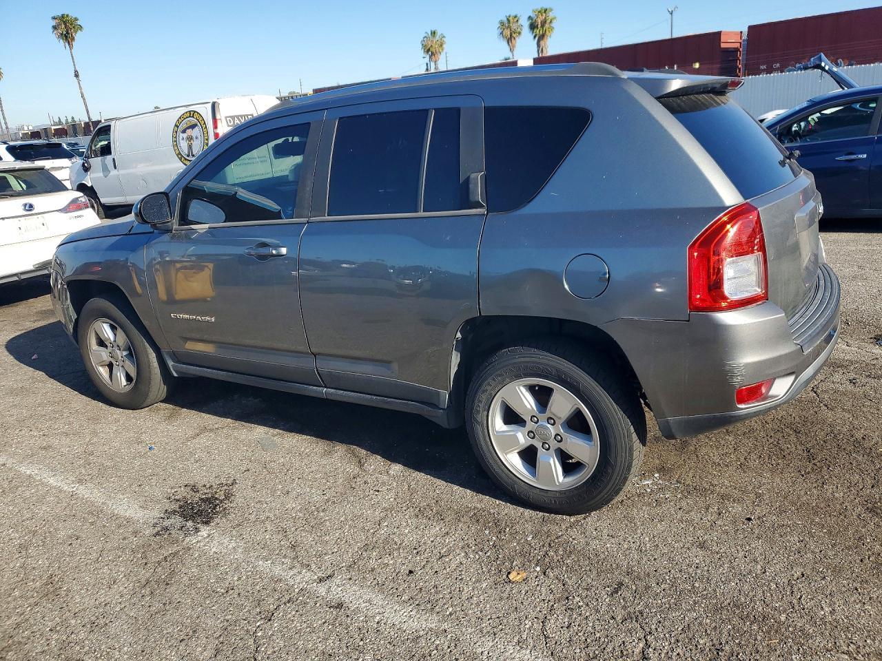 2013 Jeep Compass Latitude - zdjęcie 2