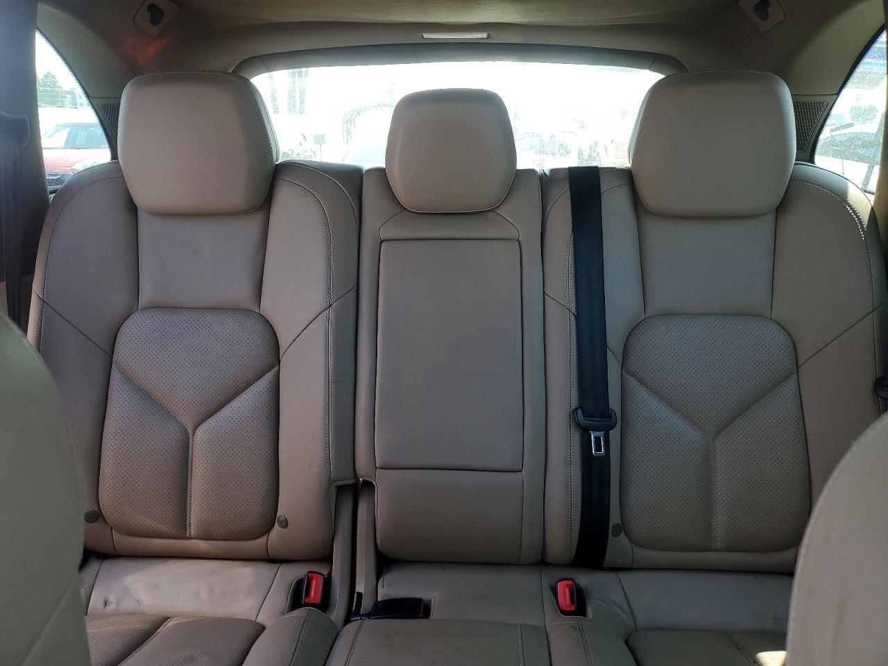 2013 Porsche Cayenne - zdjęcie 10