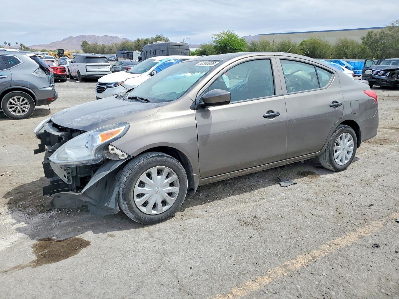 2016 Nissan Versa 1.6 S Plus - zdjęcie główne
