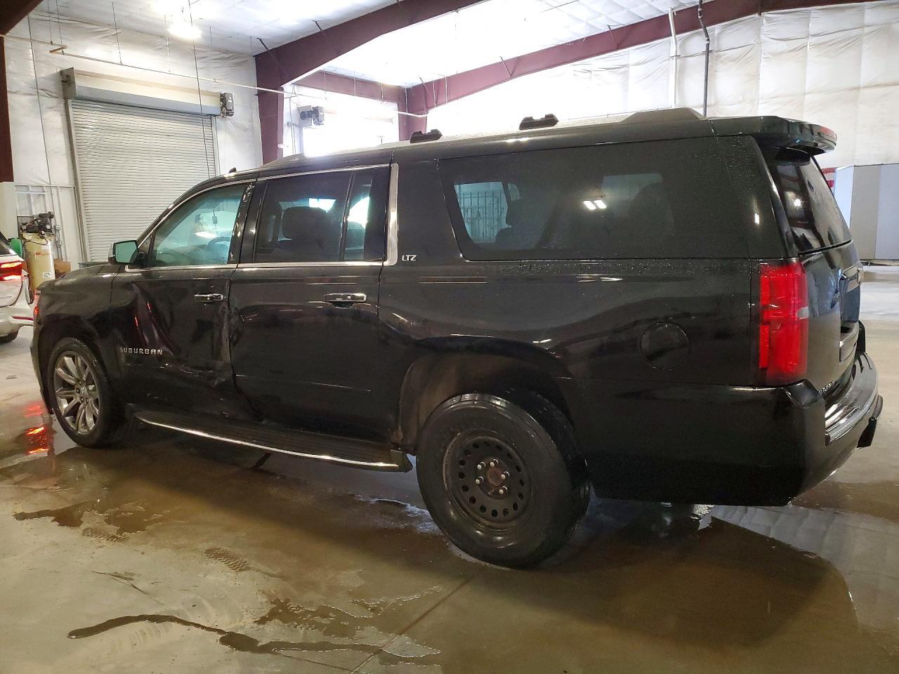 2015 Chevrolet Suburban K1500 Ltz - zdjęcie 2