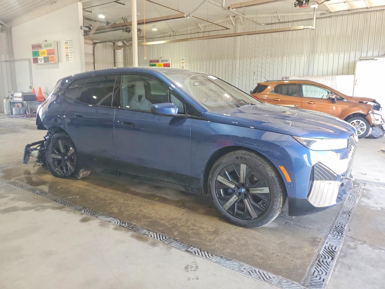 2024 BMW Ix xDrive50 - zdjęcie 4