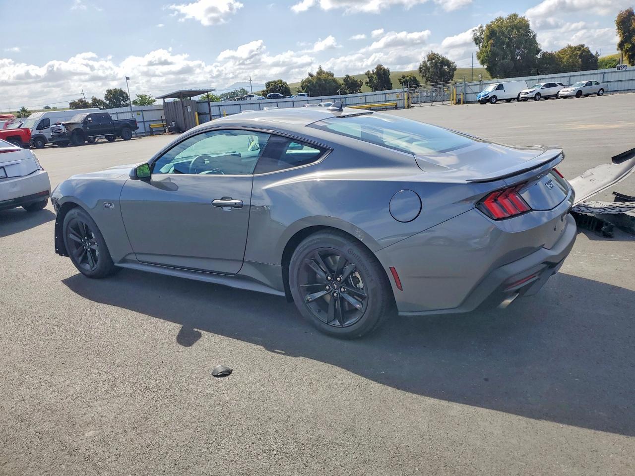 2025 Ford Mustang Gt - zdjęcie 2