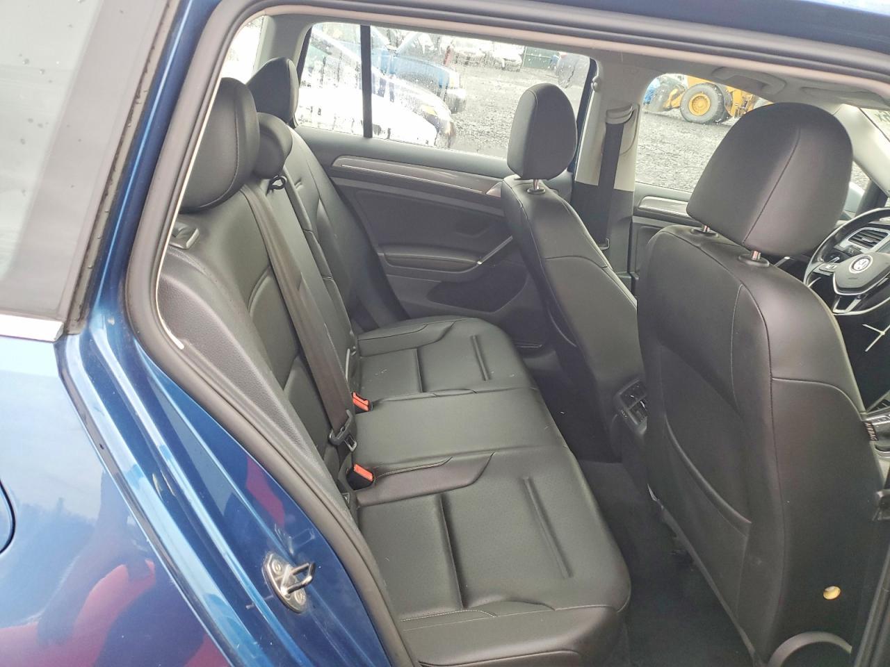 2017 Volkswagen Golf Alltrack S - zdjęcie 10
