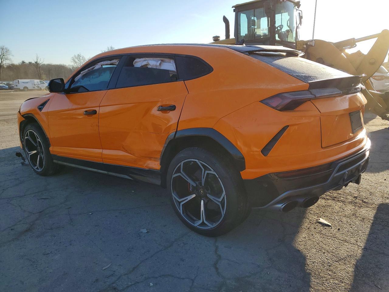 2019 Lamborghini Urus - zdjęcie 2