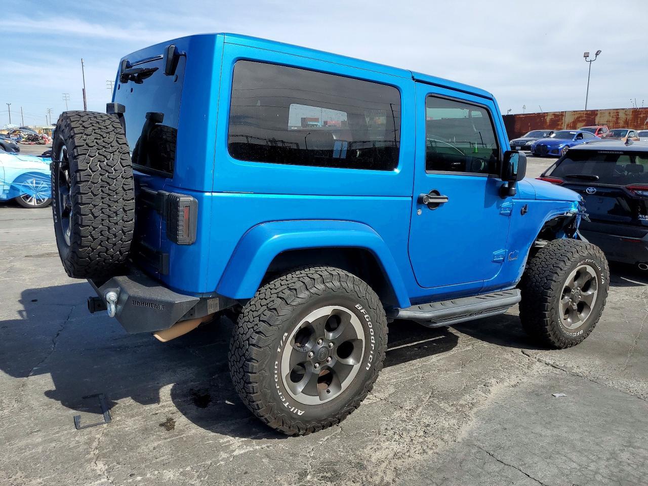 2014 Jeep Wrangler Sahara - zdjęcie 3