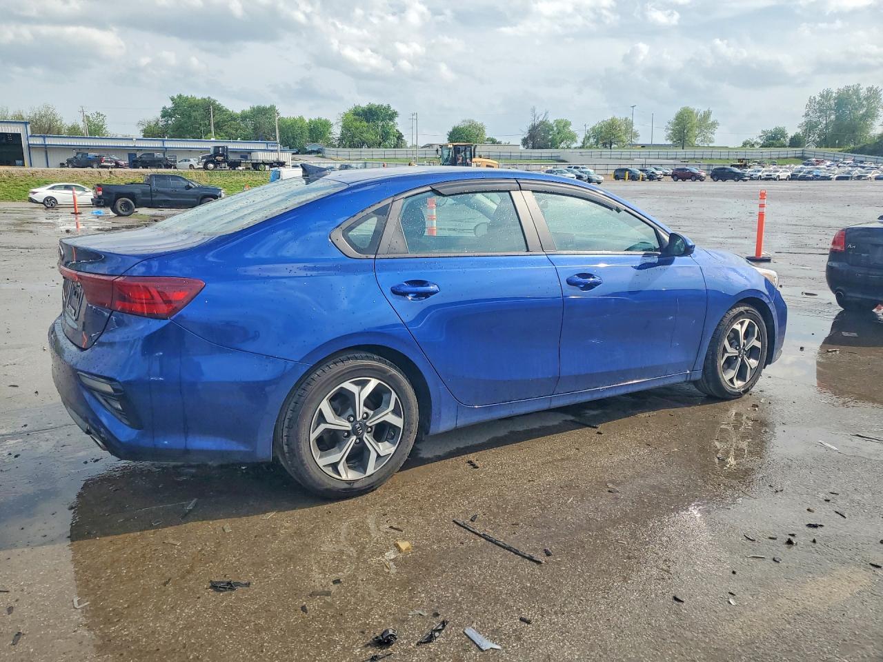 2021 Kia Forte Lxs - zdjęcie 3