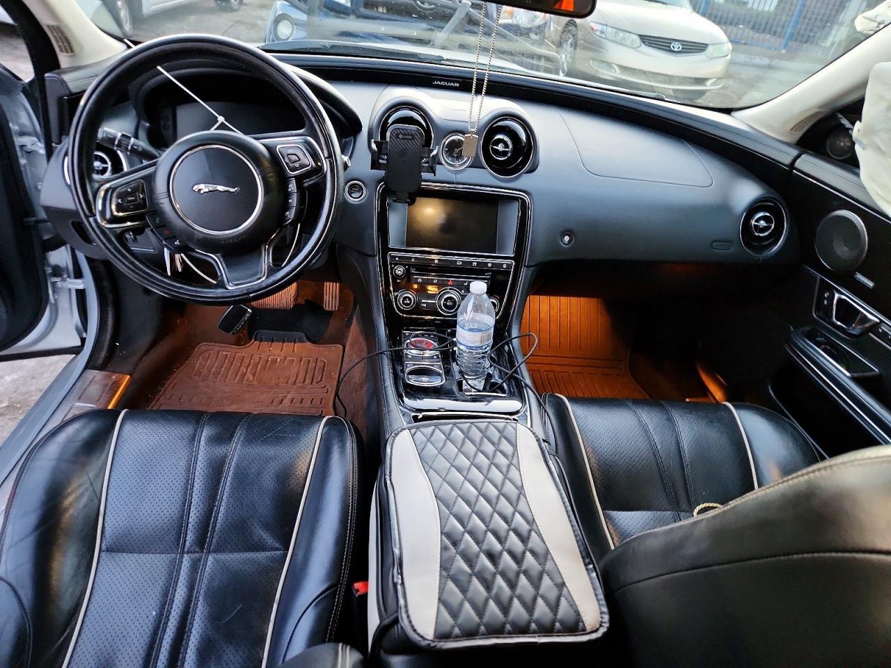 2016 Jaguar Xj - zdjęcie 8