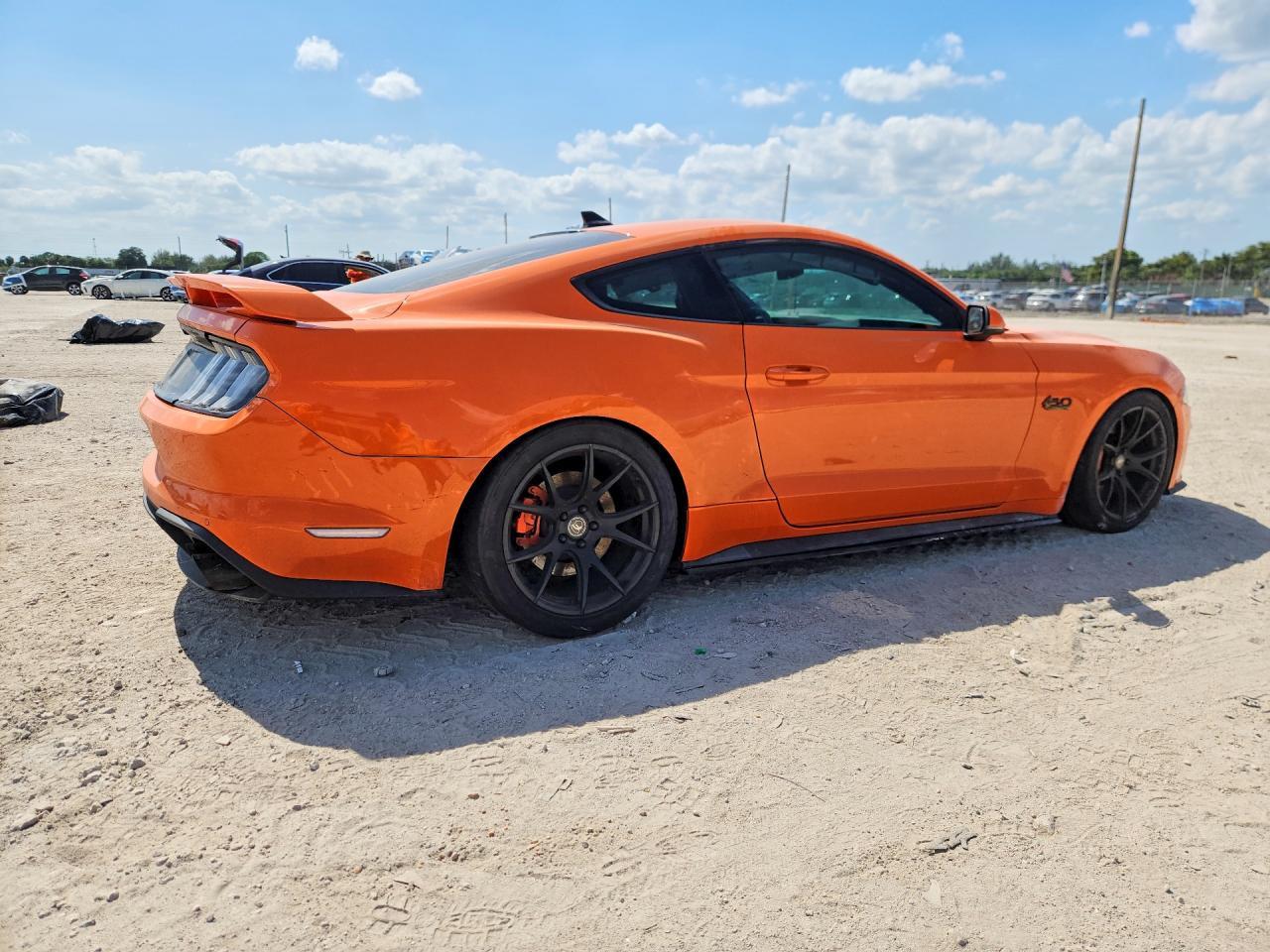 2020 Ford Mustang Gt - zdjęcie 3