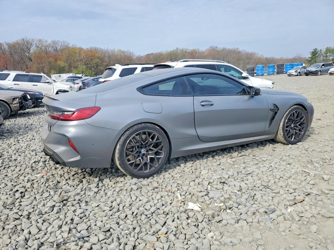 2023 BMW M8 - zdjęcie 3