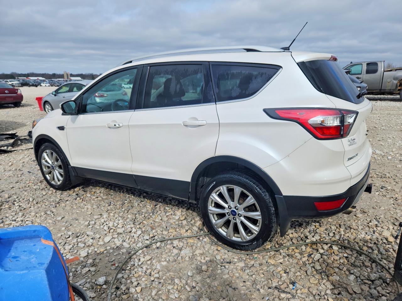 2017 Ford Escape Titanium - zdjęcie 2