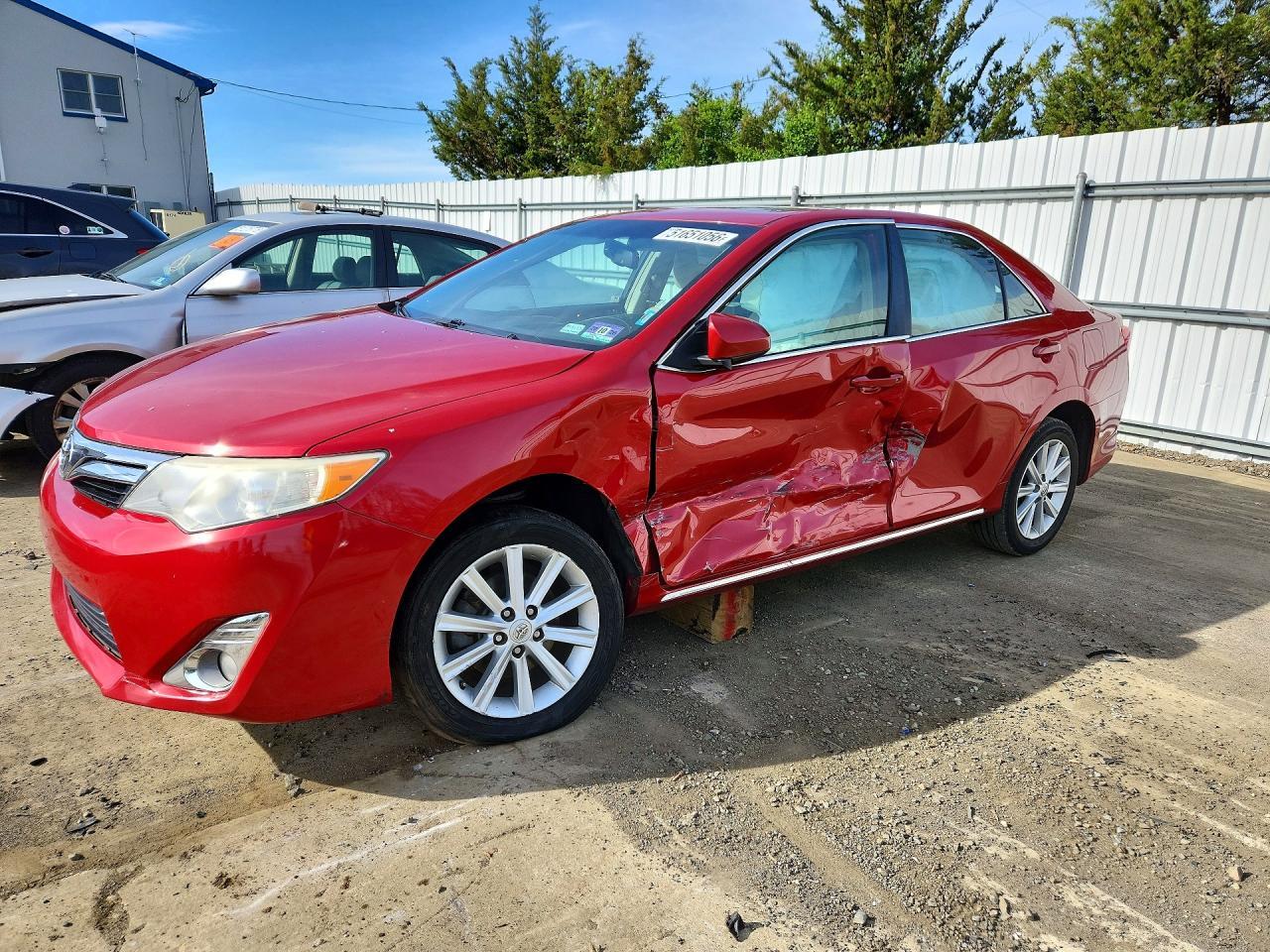 2013 Toyota Camry Xle - zdjęcie główne